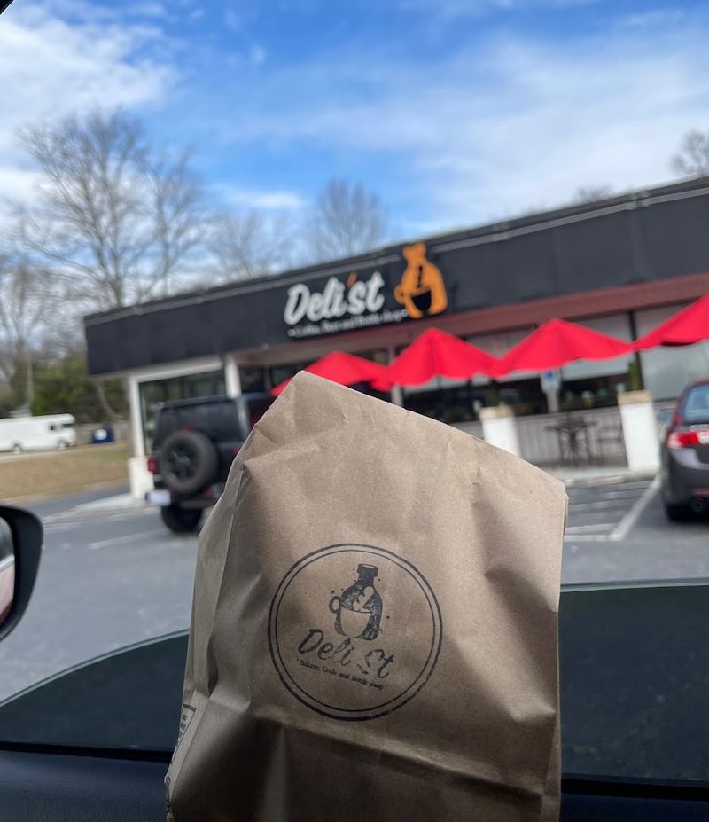 12 Locations With Jewish-Inspired Flavors And Legendary Sandwiches In Charlotte, North Carolina - Decor Hint Deli St Charlotte