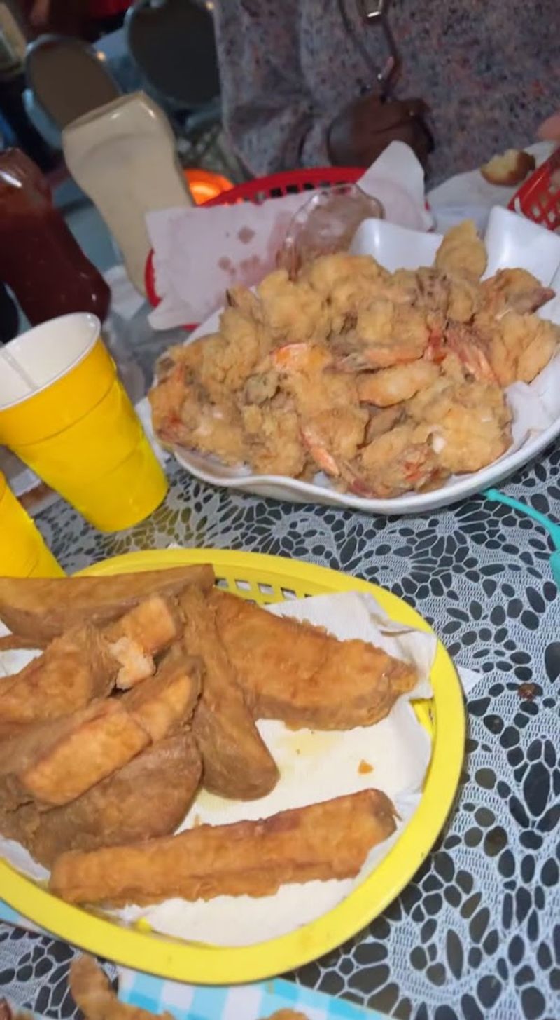 Portions So Generous They Redefine What a Full Plate Looks Like