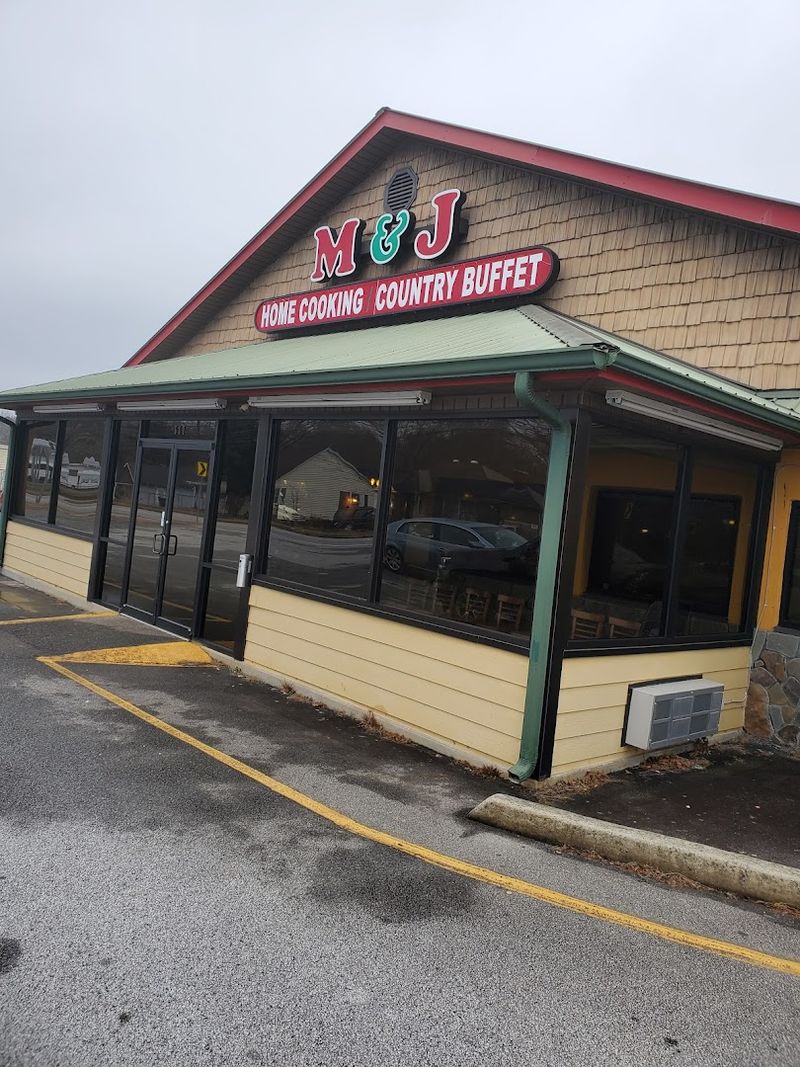 This Humble Georgia Restaurant Serves A Buffet Worth The Trip - Decor Hint Fully Accessible for All Guests