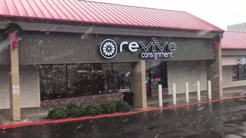 Store Hours That Work Around Real Schedules