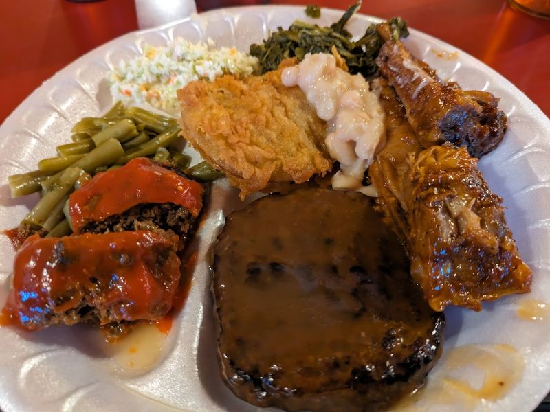 This Humble Georgia Restaurant Serves A Buffet Worth The Trip - Decor Hint Fresh Ingredients Behind Every Dish