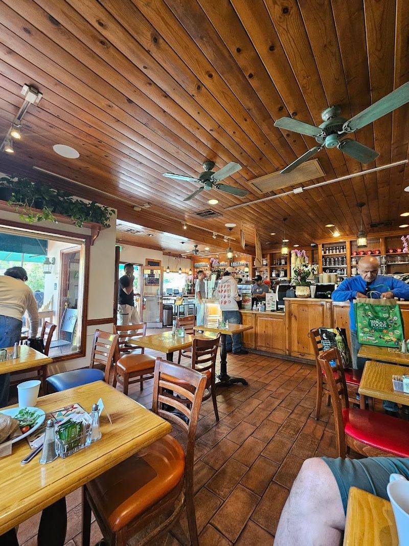 A Consistently Busy Atmosphere That Feels Alive At Any Hour