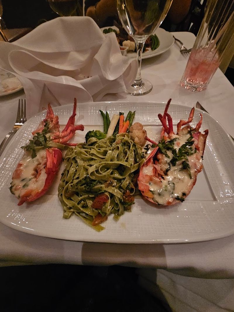 This Cozy Arizona Restaurant Serves Lasagna That's Worth Talking About - Decor Hint Layers of flavor that keep you coming back