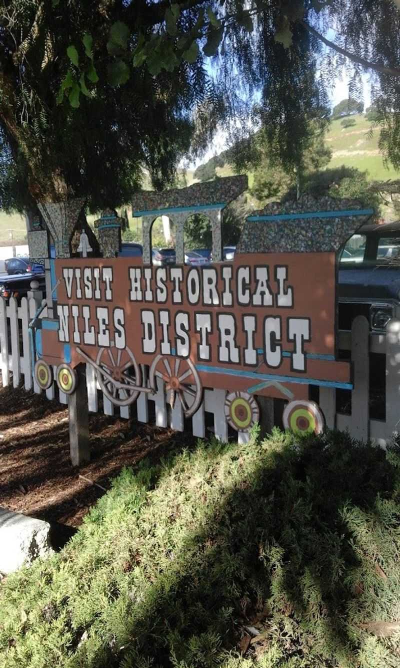The Historic Niles District Sets the Scene