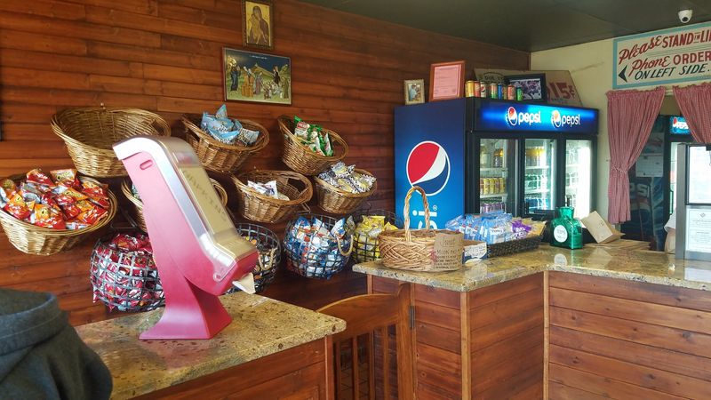 A Nostalgic Trip Back to Old-School Georgia Dining