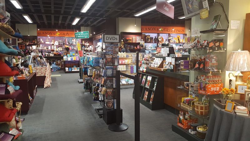 Vroman's Bookstore / Tepito Coffee, Pasadena