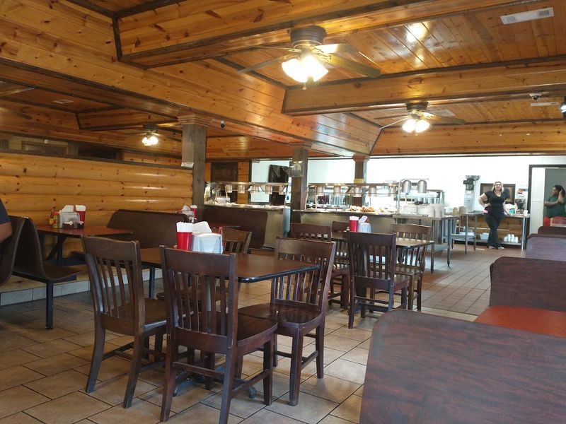 This Humble Georgia Restaurant Serves A Buffet Worth The Trip - Decor Hint Convenient Hours That Work Around Real Life