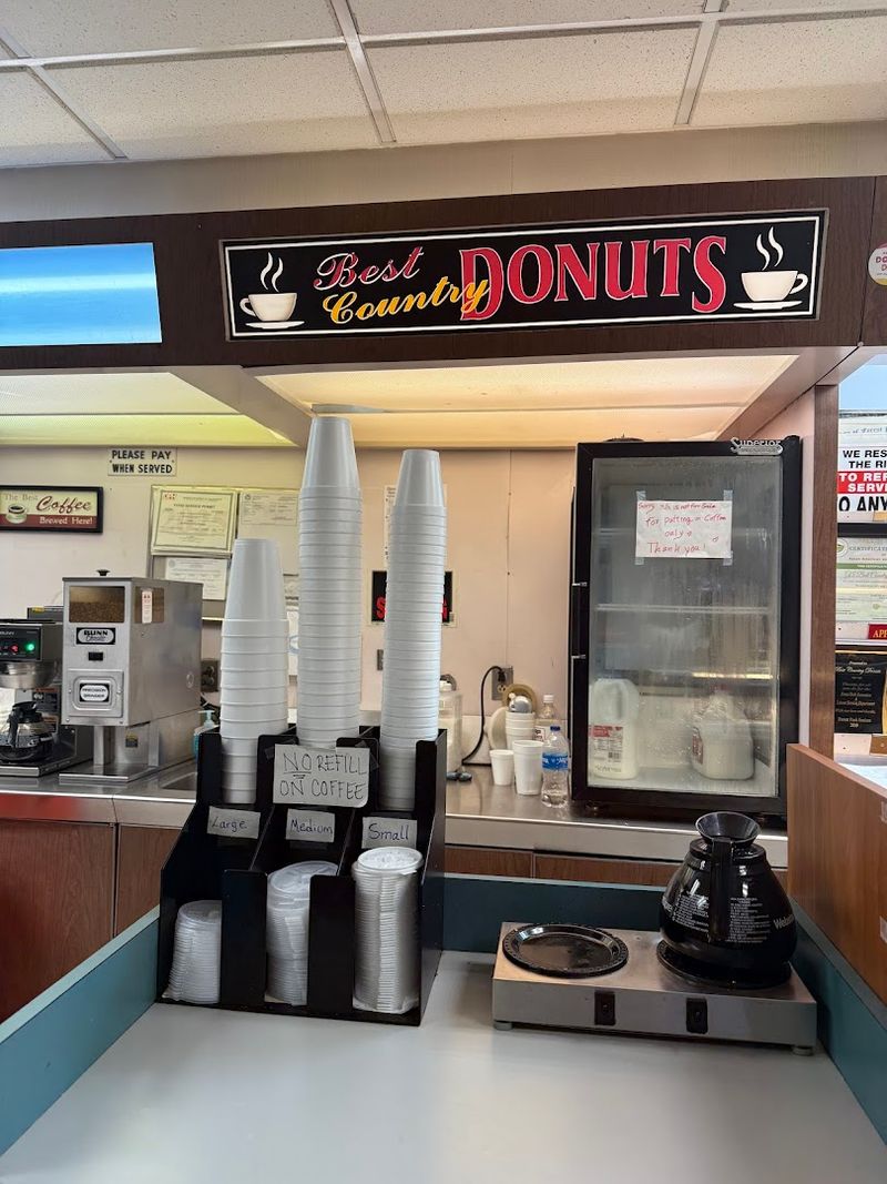 2026 Is The Year To Try These Melt-In-Your-Mouth Glazed Donuts In Georgia - Decor Hint Warm and Welcoming Staff That Make You Feel at Home