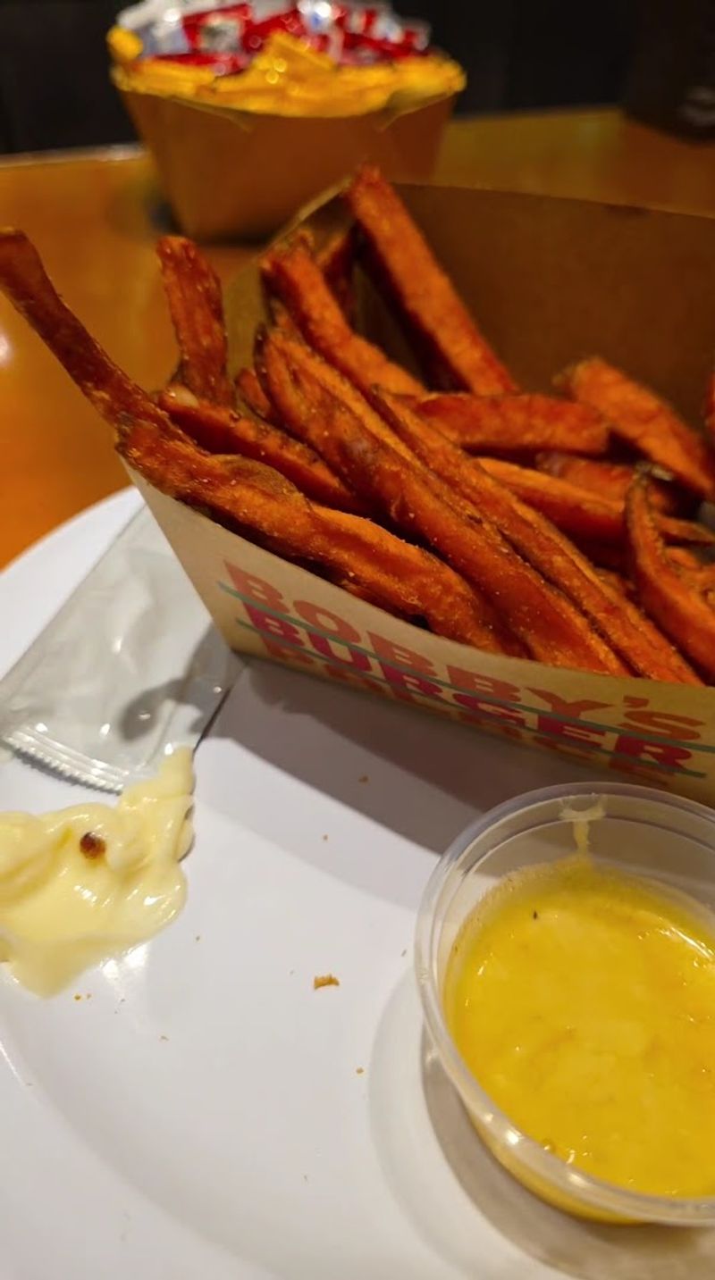 Crispy Fries That Hold Up From Counter to Table