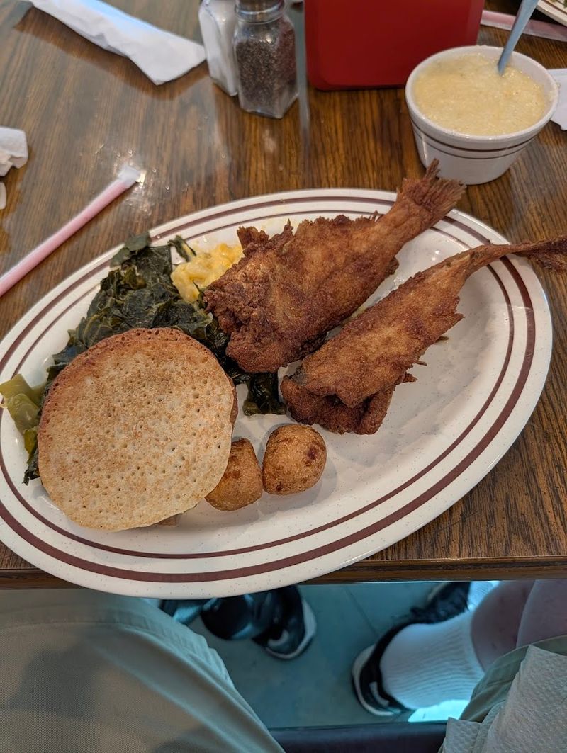 A Dining Room Made For Unhurried Meals