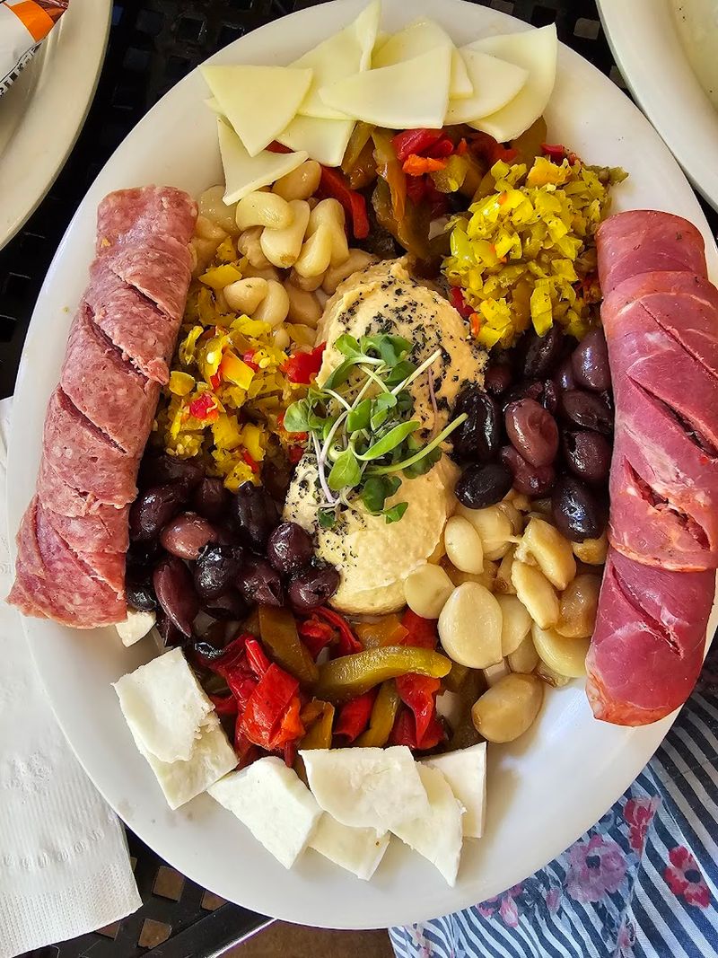 It fits the cozy side of Georgia travel