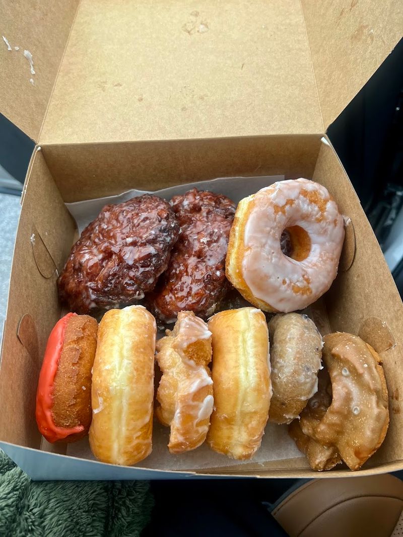 2026 Is The Year To Try These Melt-In-Your-Mouth Glazed Donuts In Georgia - Decor Hint Consistent Quality That Keeps Regulars Coming Back