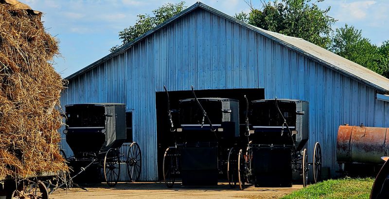 10 Unspoken Rules In Ohio Amish Towns That Visitors Keep Ignoring - Decor Hint Stopping At Homes Uninvited