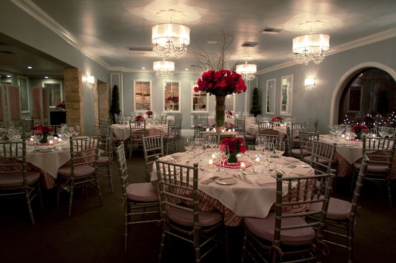 This Cozy Arizona Restaurant Serves Lasagna That's Worth Talking About - Decor Hint Because this place leaves a lasting impression