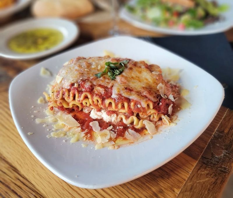 A setting that suits celebrations without feeling overblown