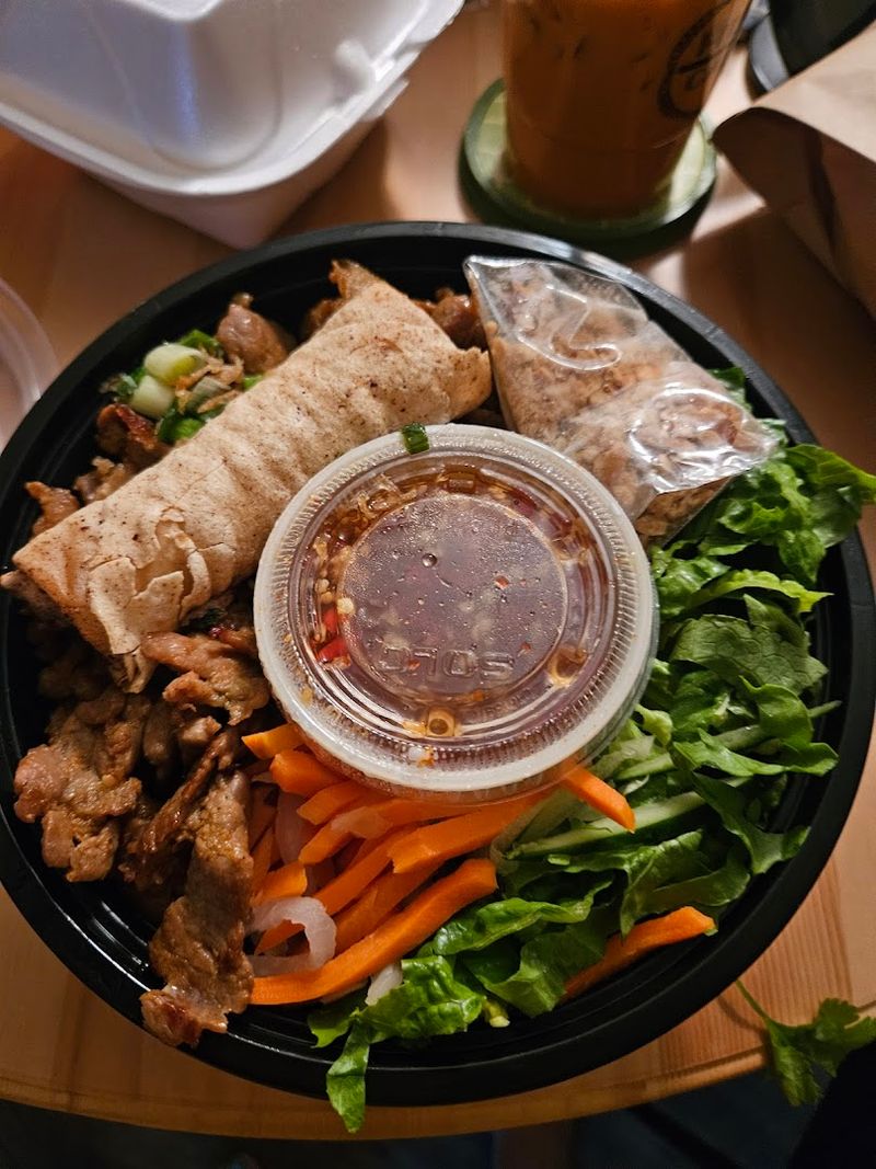 Huế Bánh Mì & Phở Cafe