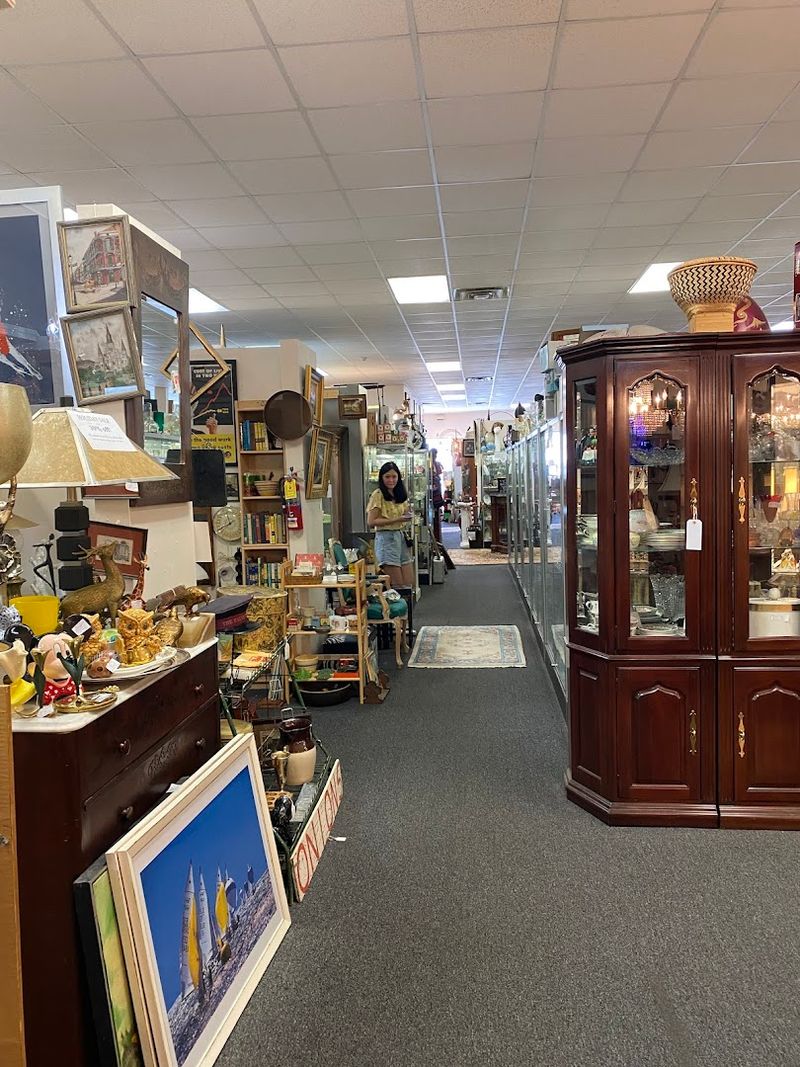 Chamblee Antiques And Interiorsnull