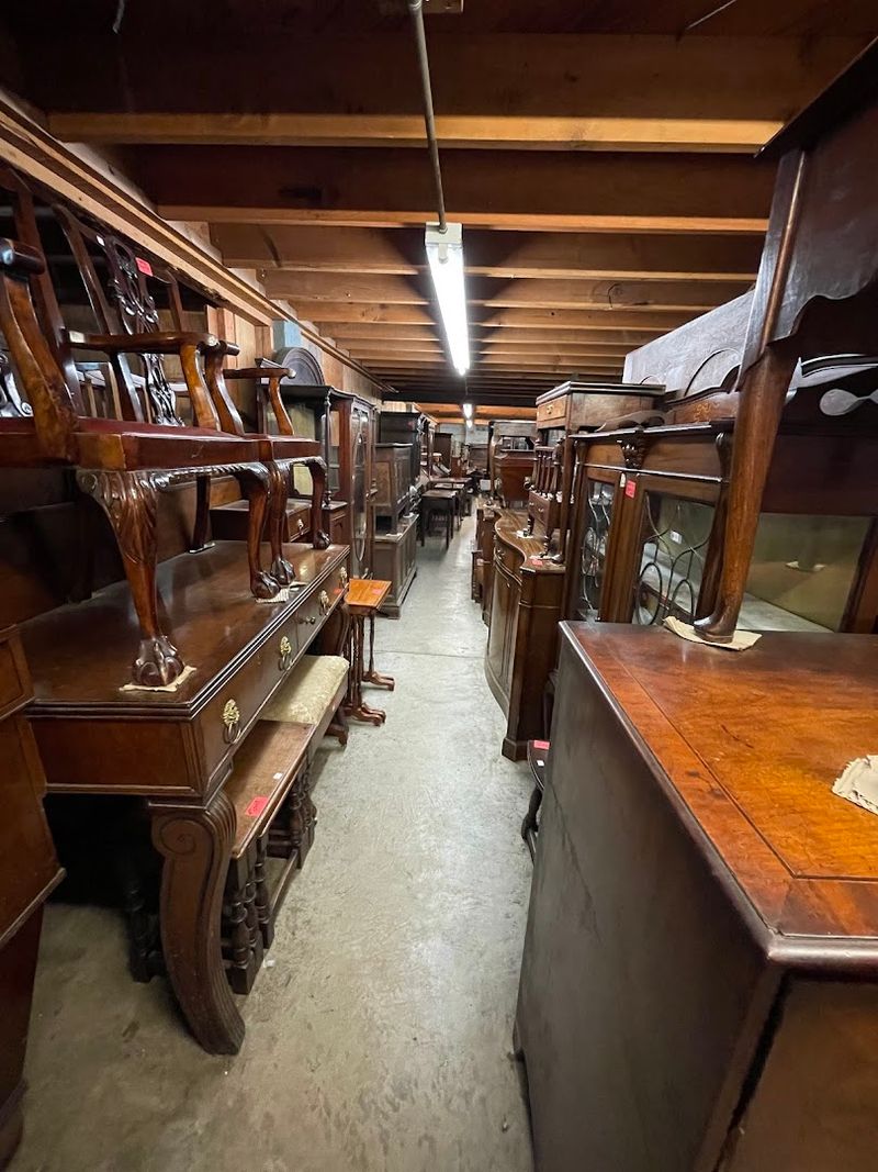 Jere's Antiques – Savannah