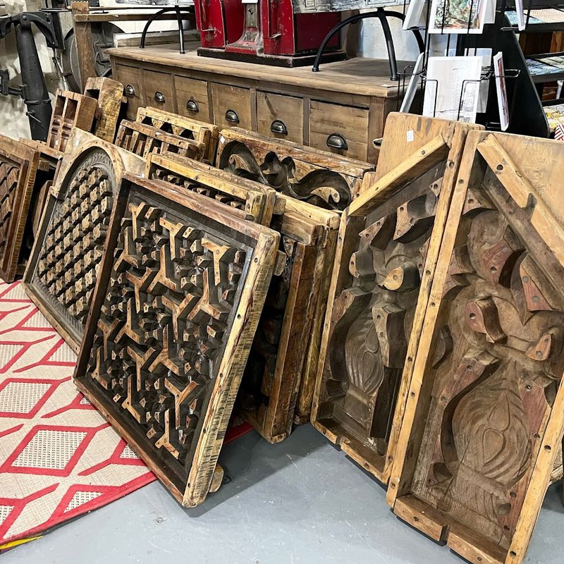 Mid-Century Furniture Worth the Hunt