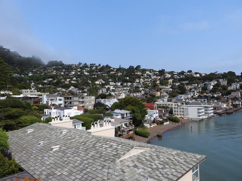 This Charming Waterfront Town In California Will Make You Feel Like You're In A Mediterranean Postcard - Decor Hint Panoramic Viewpoints That Make The Town Feel Like A Natural Overlook