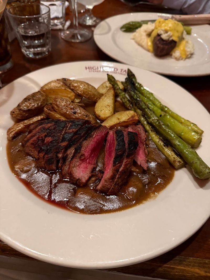 This One Historic Georgia Restaurant Has Prime Rib People Can't Stop Talking About - Decor Hint Weekly Specials That Offer Real Value