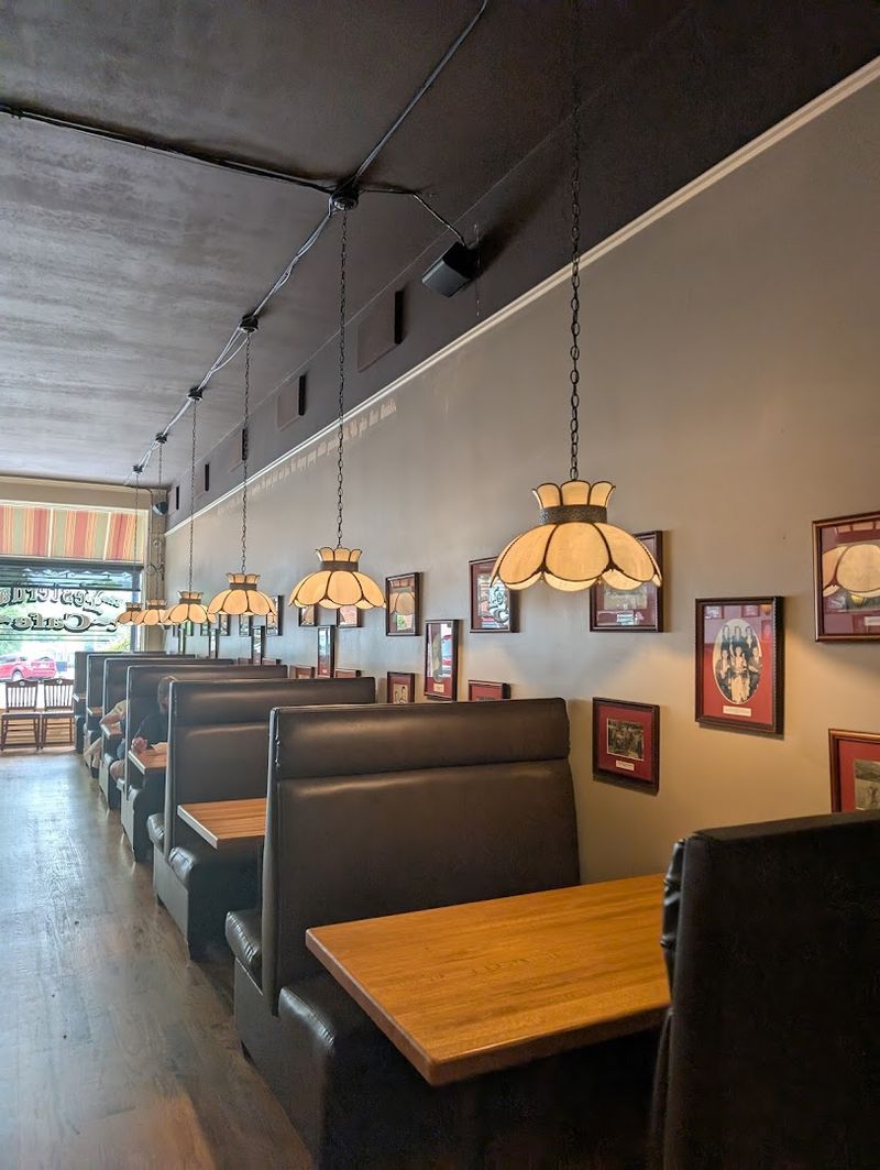 Warm Hospitality That Feels Like a Neighbor Cooked for You