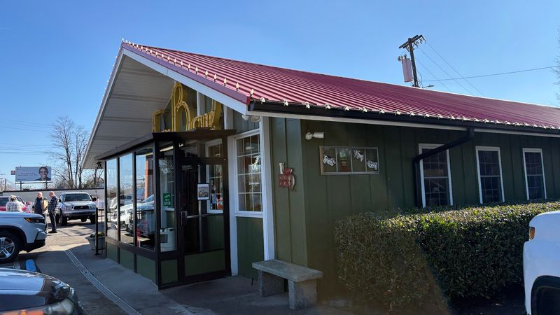 Red Bridges Barbecue Lodge