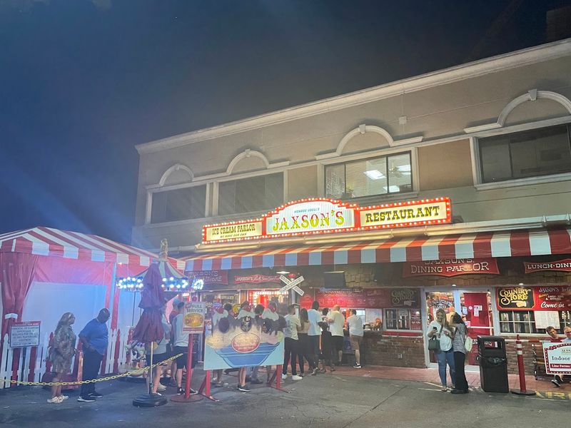 Why Jaxson's Keeps Bringing Everyone Back