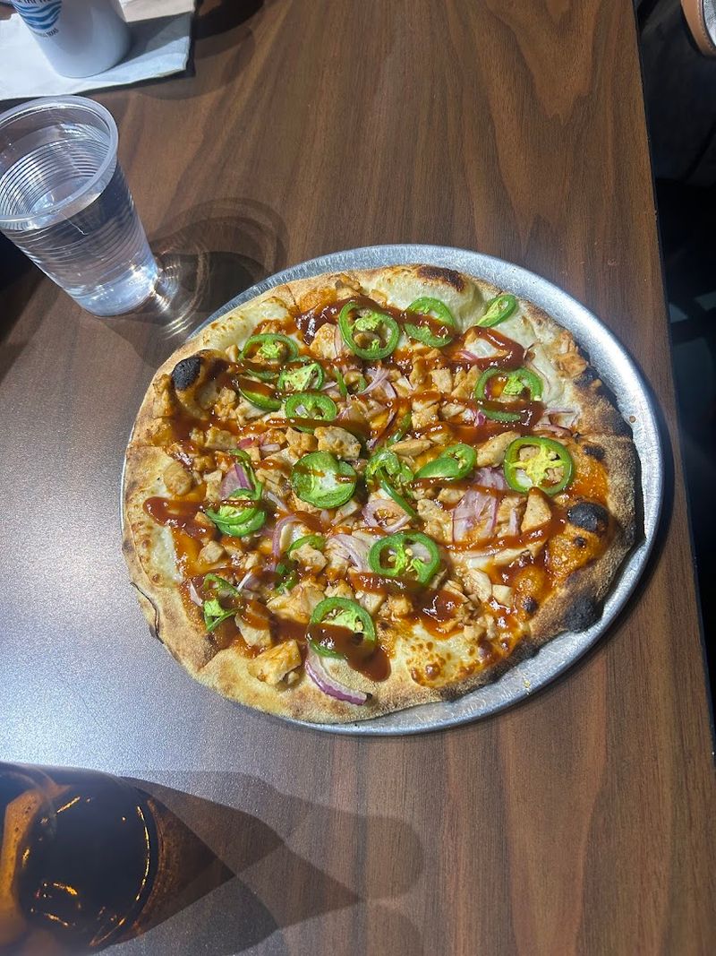 14 Texas Pizza Places Serving Slices You'll Dream About - Decor Hint Lakehouse Pizzeria & Taproom