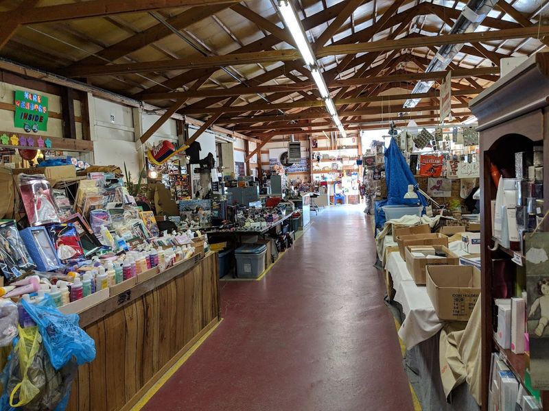 Jamie's Flea Market, South Amherst