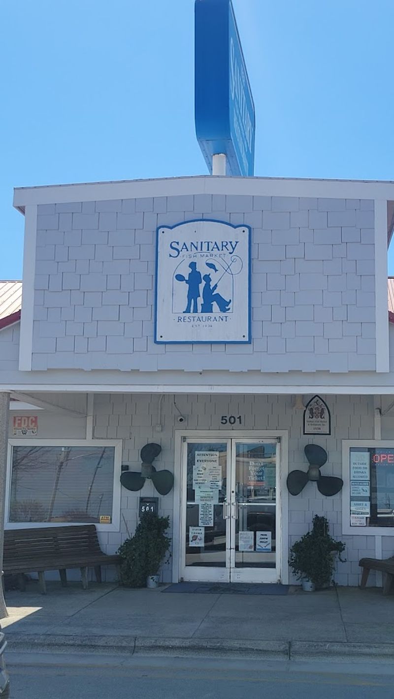 These North Carolina Restaurants Focus On The Basics And Deliver On Seafood - Decor Hint Sanitary Fish Market & Restaurant
