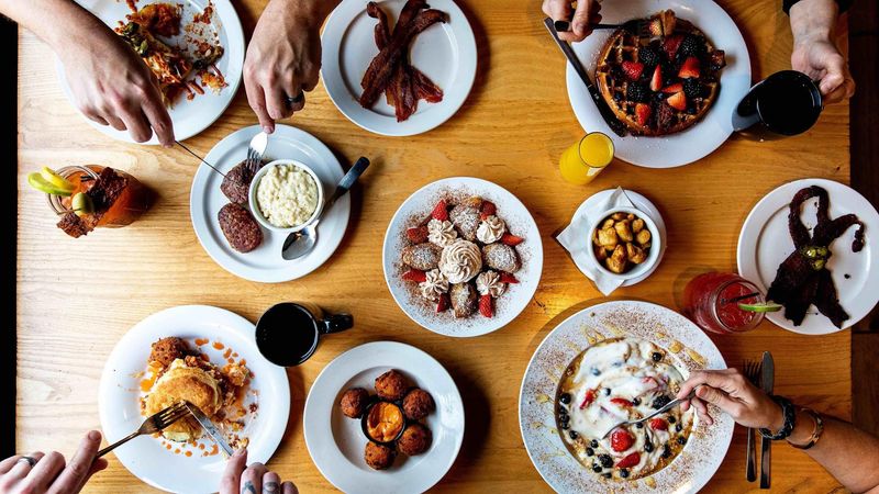 Vicious Biscuit, Charlotte