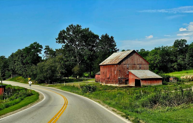 10 Unspoken Rules In Ohio Amish Towns That Visitors Keep Ignoring - Decor Hint Ignoring Quiet Sundays
