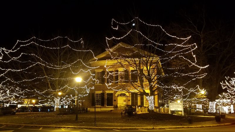 These 13 Quiet Georgia Streets Offer A Relaxing And Budget-Friendly Escape - Decor Hint Dahlonega Town Square