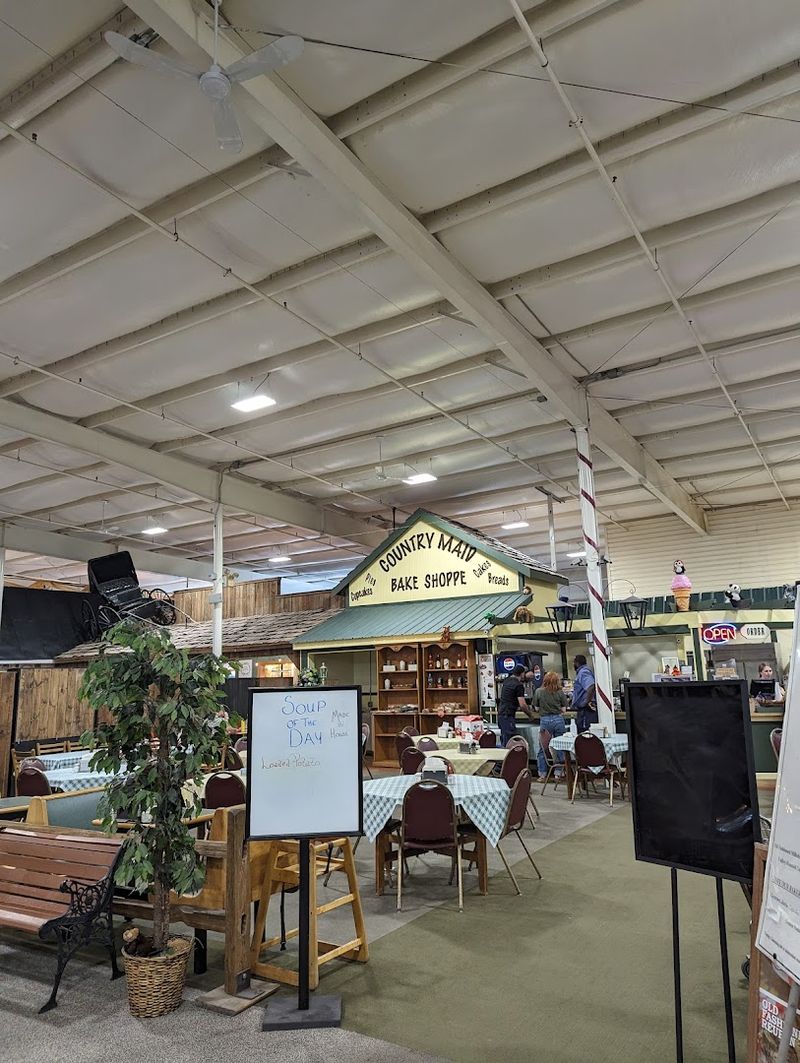 Hungry Farmer Cafe, Cana