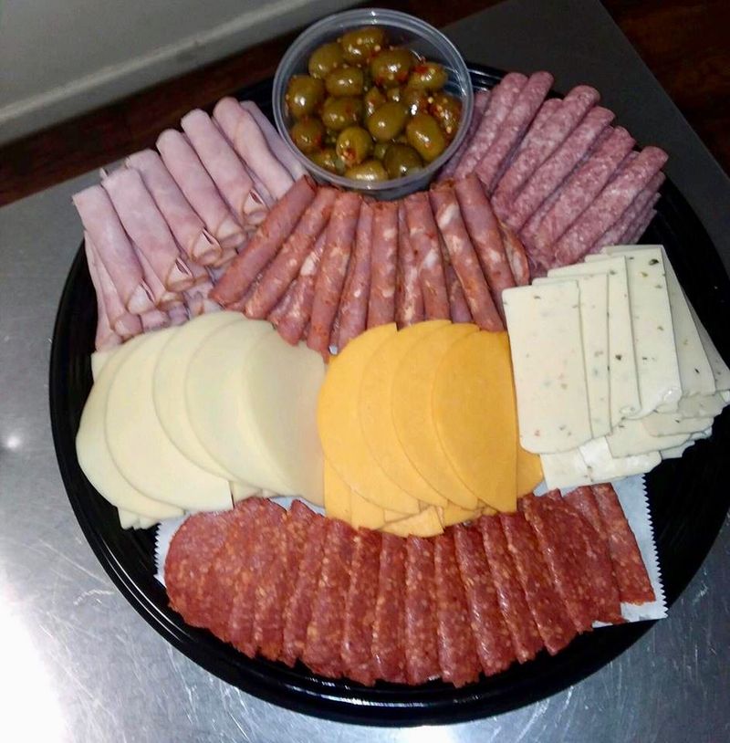 Della's Deli LLC