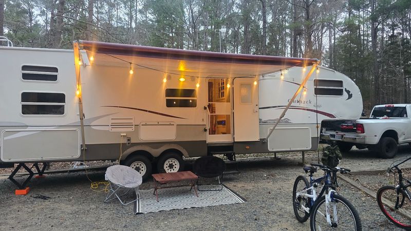 This Scenic North Carolina Spot Is A Dream For Camping, Swimming And Sunset Lovers - Decor Hint Camping Beside Serene Waters