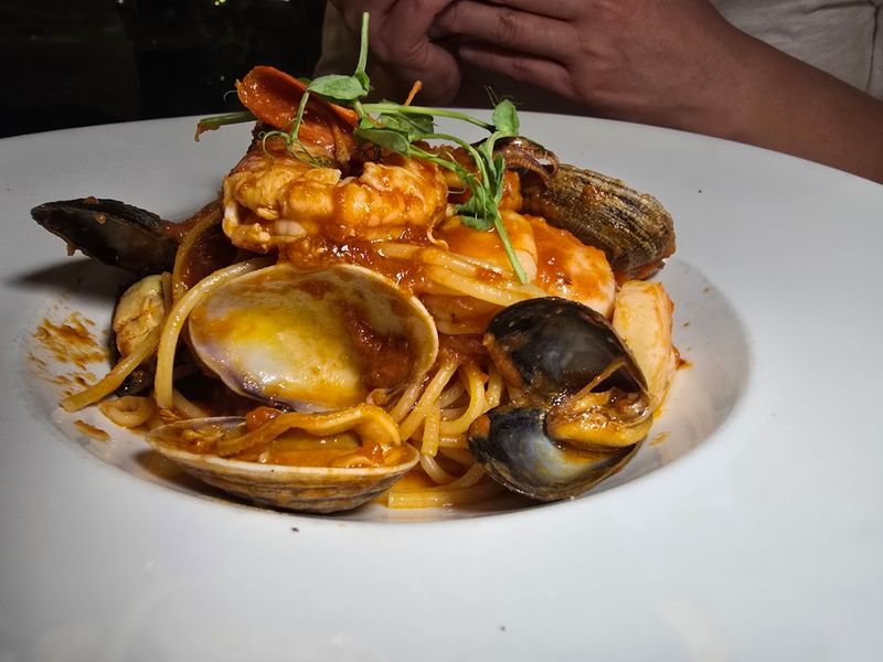 10 Unexpected Italian Restaurants In Hawaii That Totally Deliver - Decor Hint Arancino Di Mare