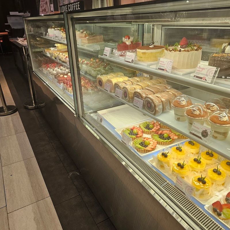 Late-Night Hours That Rescue the Evening