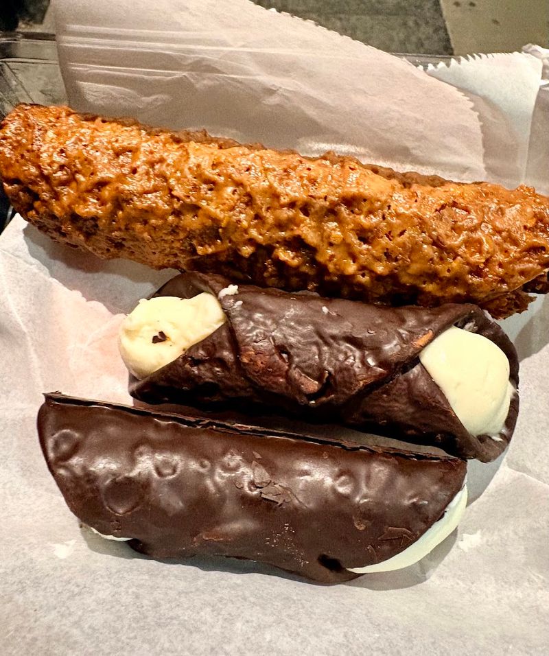 The Cannoli That Fills To Order