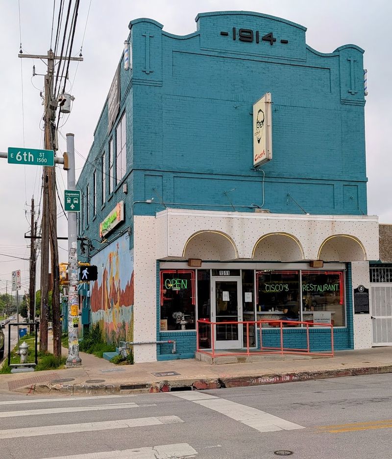 Cisco's Restaurant Bakery & Bar