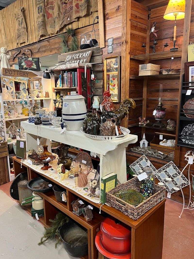 Big Peach Antiques Mall – Byron