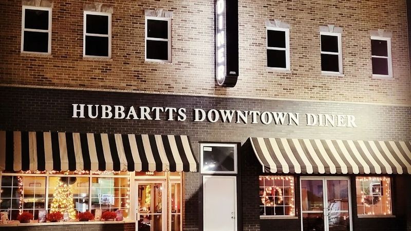 11 Illinois Diners That Have Not Changed Much Over The Years - Decor Hint Hubbartt's Downtown Diner