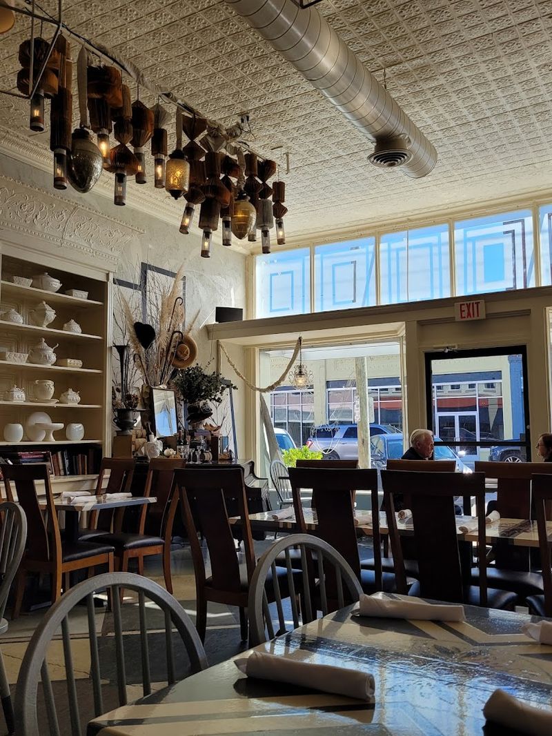 Spoon River Artworks And Market