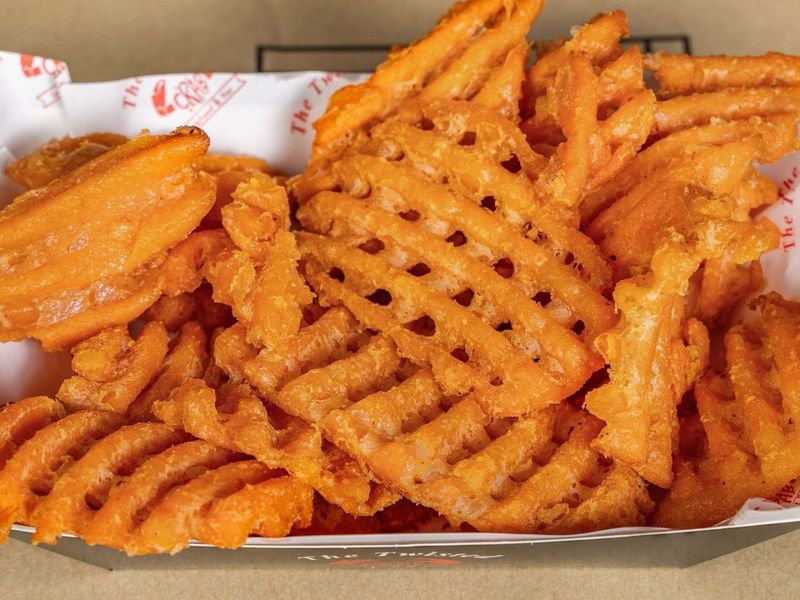 These 9 Virginia Catfish Spots Get The Crunch Right Every Time - Decor Hint The Twisted Crab Virginia Beach