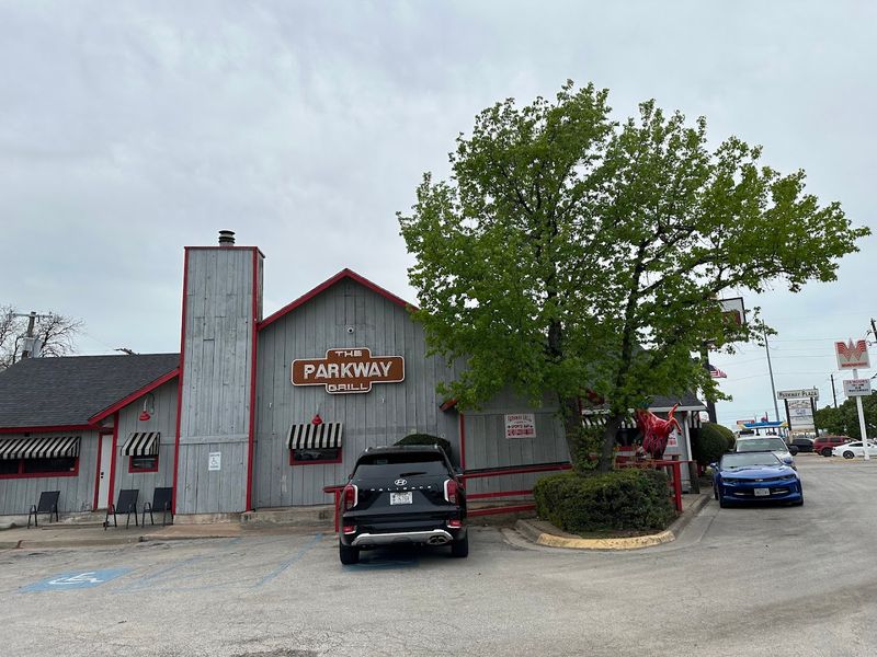 These Texas Catfish Joints Are The Ones Locals Will Travel For - Decor Hint Parkway Grill