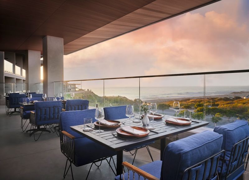 These Southern California Beachfront Restaurants Make The View Part Of The Meal In Spring - Decor Hint VAGA Restaurant, Encinitas