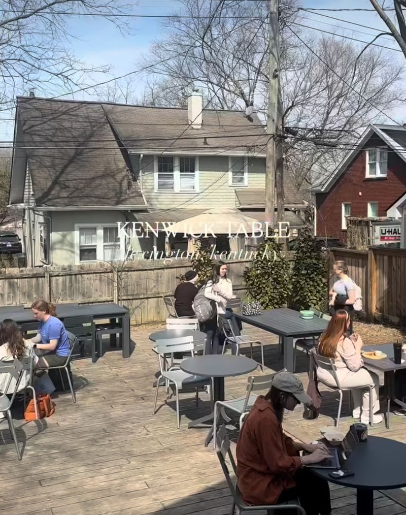 Pet-Friendly Atmosphere