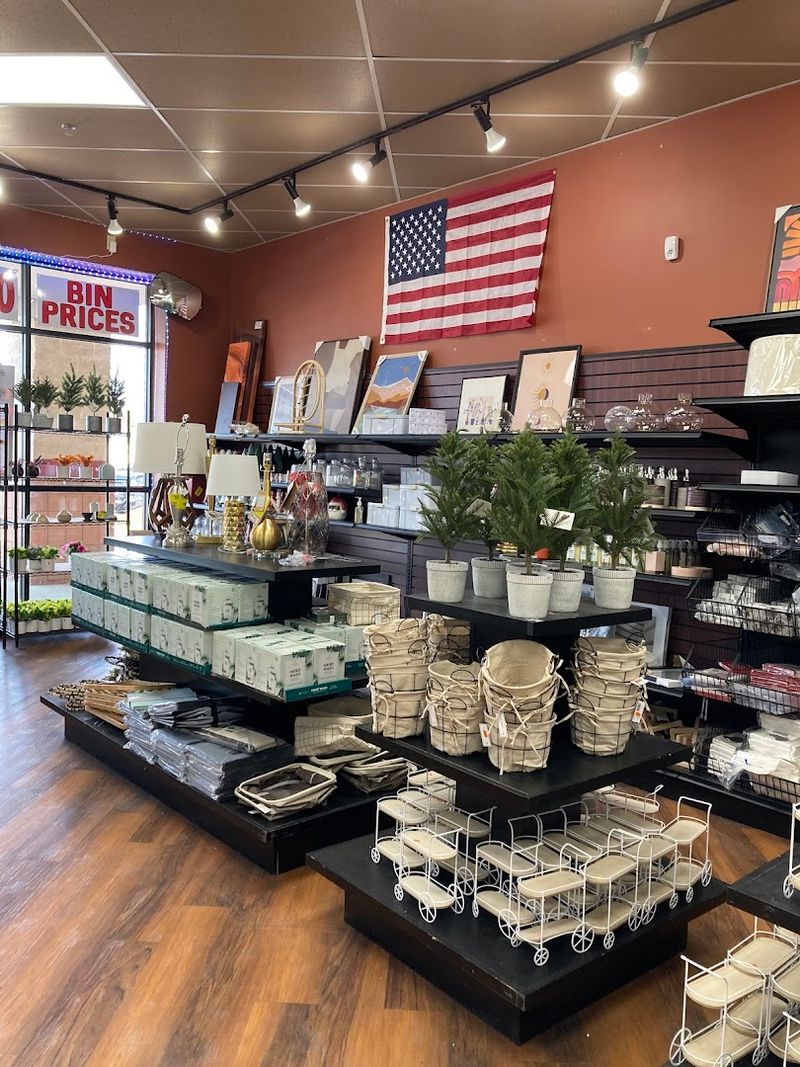 An Ohio outlet where prices are so low he thinks it's a mistake - decoration cue Tips for shoppers