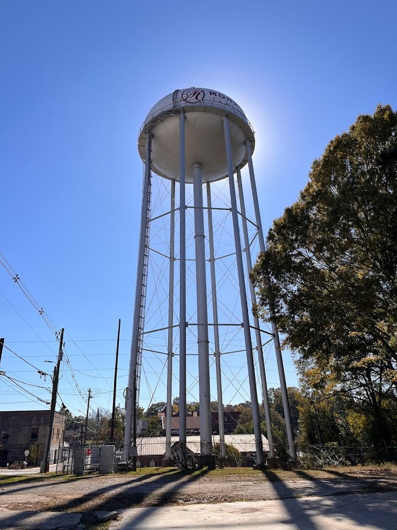 Proximity to Atlanta and Athens